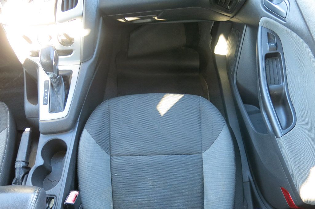 2012 Ford Focus 4dr Sedan SE - 23091603 - 51