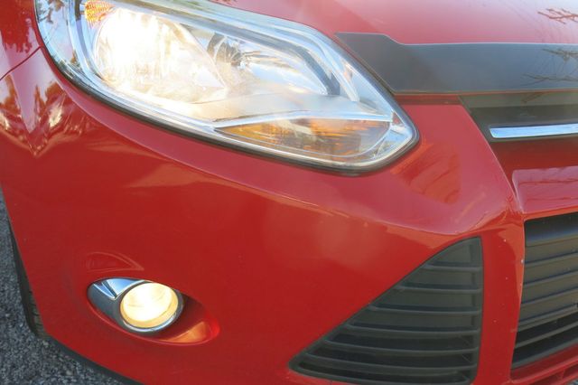 2012 Ford Focus 4dr Sedan SE - 23091603 - 70