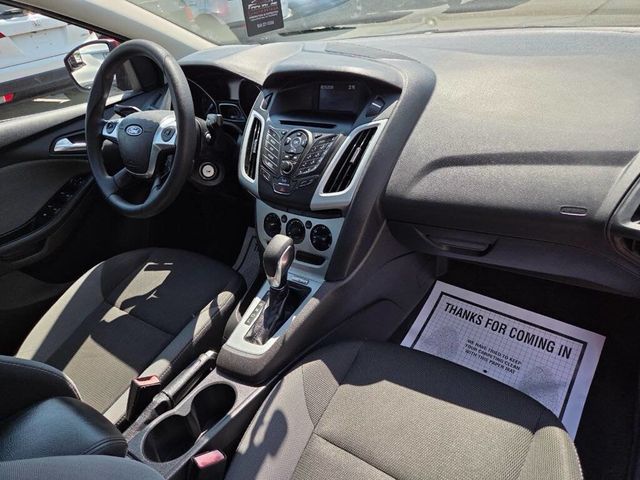 2012 Ford Focus 4dr Sedan SE - 23020092 - 15