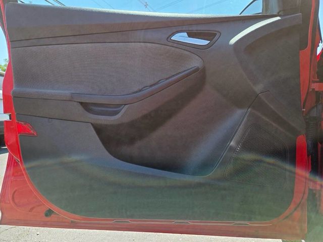 2012 Ford Focus 4dr Sedan SE - 23020092 - 21