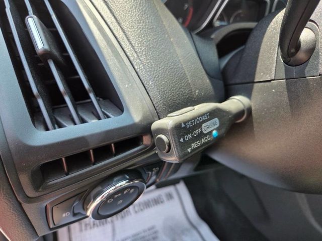 2012 Ford Focus 4dr Sedan SE - 23020092 - 22