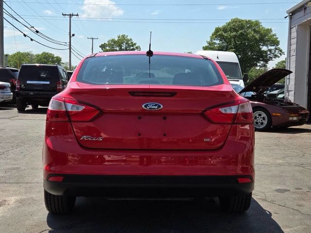 2012 Ford Focus 4dr Sedan SE - 23020092 - 3