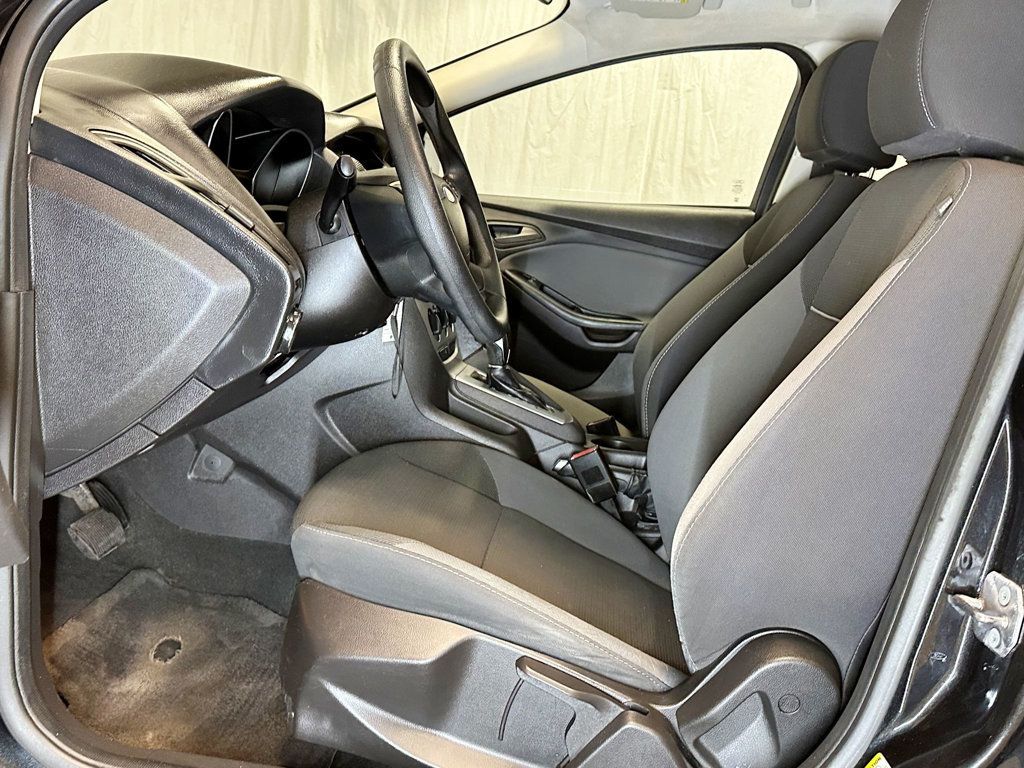 2012 Ford Focus 4dr Sedan SE - 23081973 - 14