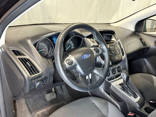 2012 Ford Focus 4dr Sedan SE - 23081973 - 18