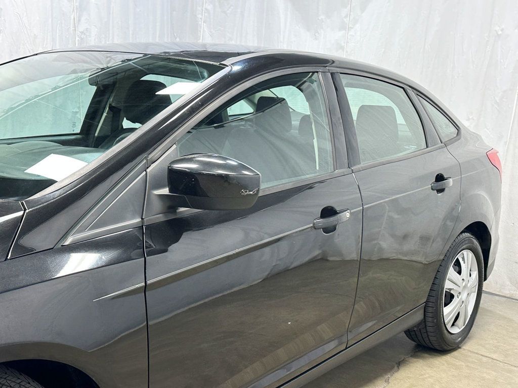 2012 Ford Focus 4dr Sedan SE - 23081973 - 2