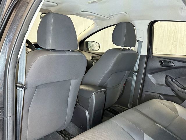 2012 Ford Focus 4dr Sedan SE - 23081973 - 29