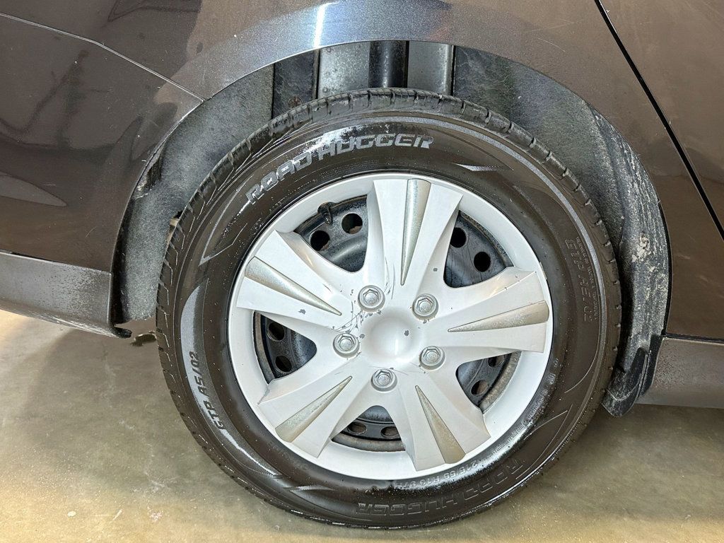 2012 Ford Focus 4dr Sedan SE - 23081973 - 35