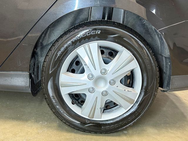 2012 Ford Focus 4dr Sedan SE - 23081973 - 36