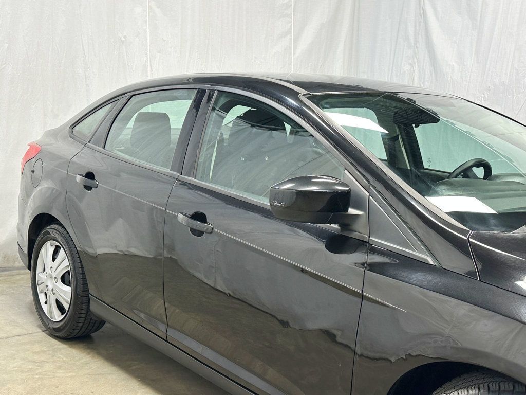 2012 Ford Focus 4dr Sedan SE - 23081973 - 3