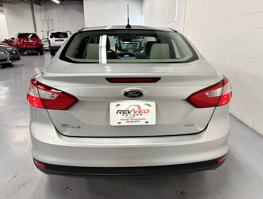 2012 Ford Focus 4dr Sedan SEL - 22714057 - 5