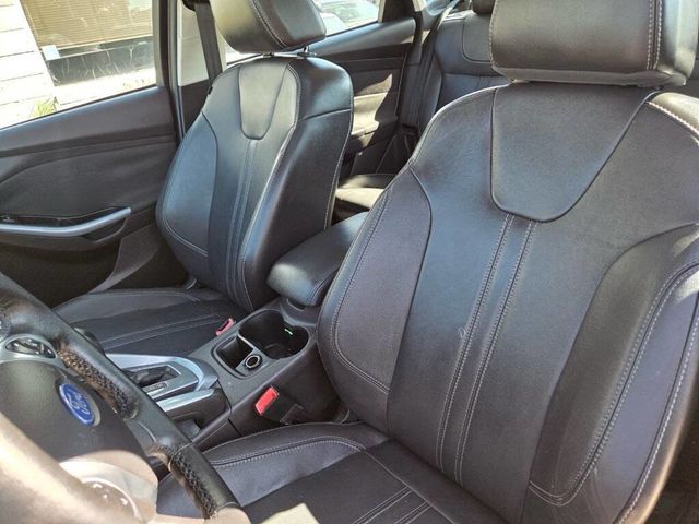 2012 Ford Focus 4dr Sedan Titanium - 23008016 - 10