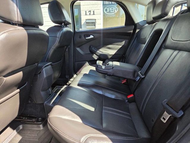 2012 Ford Focus 4dr Sedan Titanium - 23008016 - 11