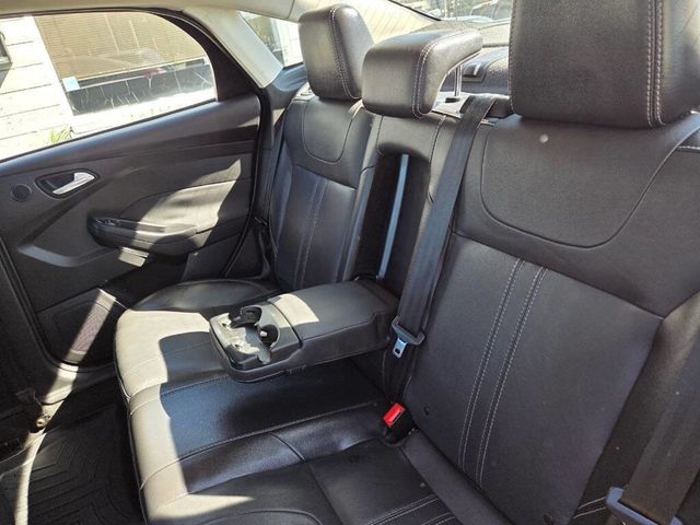 2012 Ford Focus 4dr Sedan Titanium - 23008016 - 12