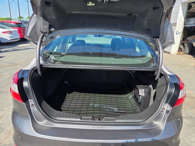 2012 Ford Focus 4dr Sedan Titanium - 23008016 - 15