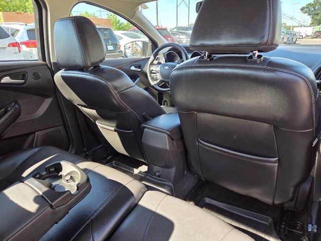 2012 Ford Focus 4dr Sedan Titanium - 23008016 - 16