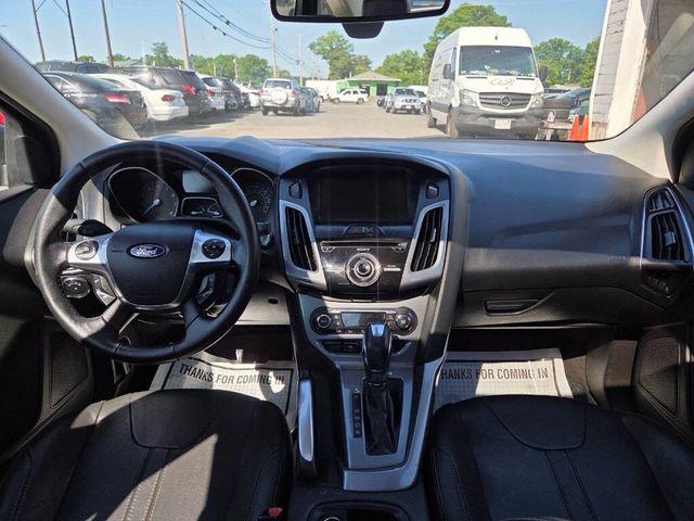 2012 Ford Focus 4dr Sedan Titanium - 23008016 - 19