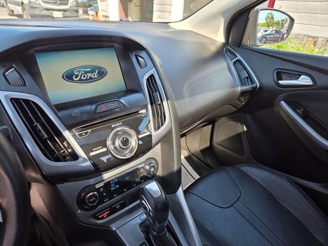 2012 Ford Focus 4dr Sedan Titanium - 23008016 - 21