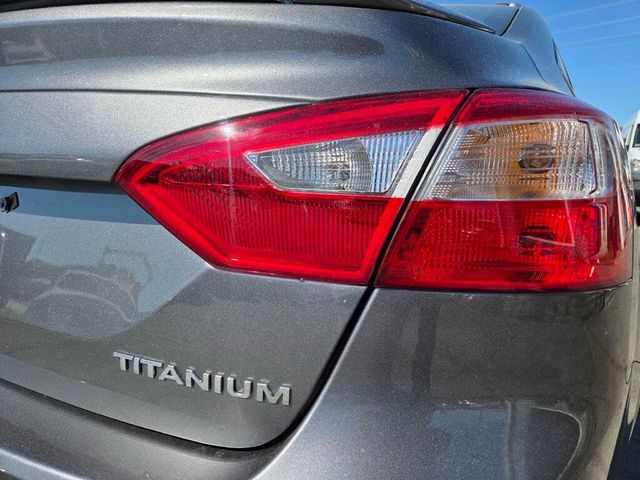 2012 Ford Focus 4dr Sedan Titanium - 23008016 - 26