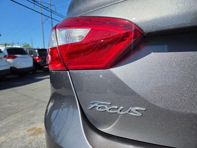 2012 Ford Focus 4dr Sedan Titanium - 23008016 - 27