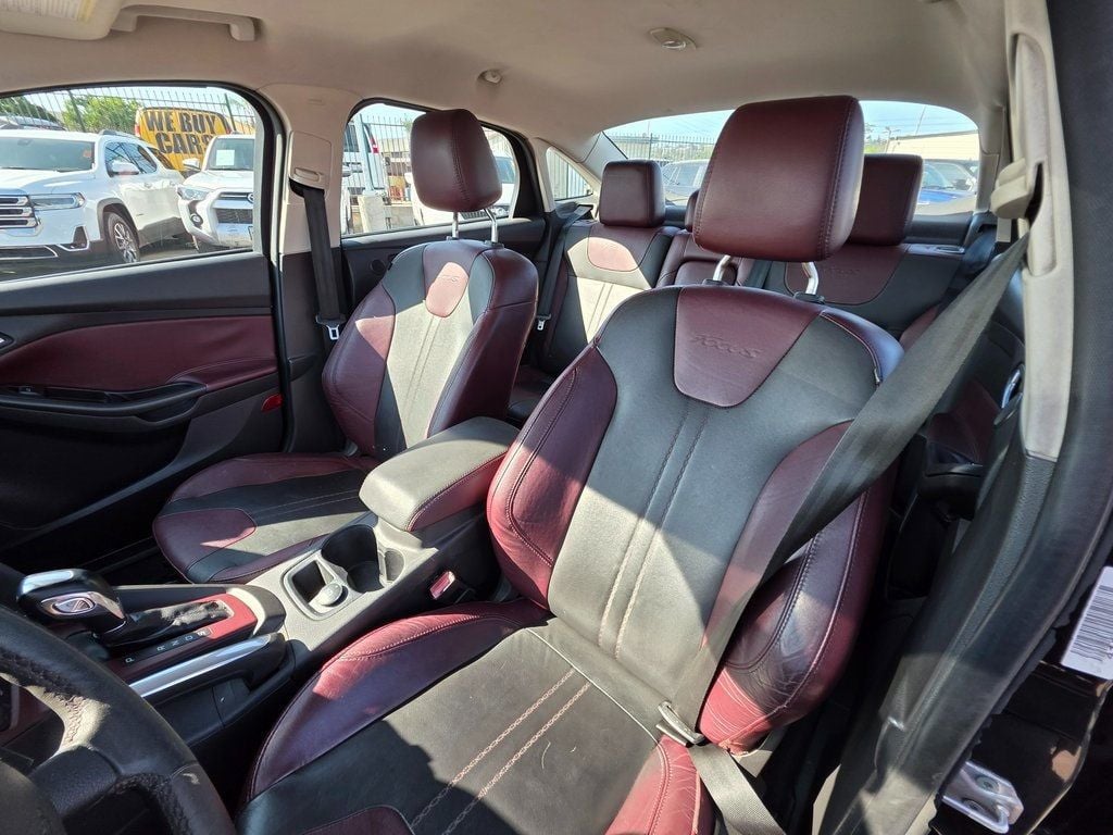 2012 Ford Focus 4dr Sedan Titanium - 22937410 - 13