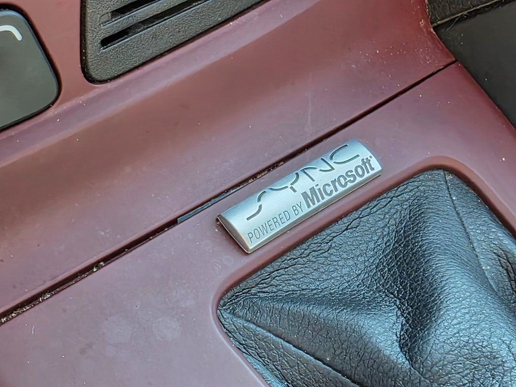 2012 Ford Focus 4dr Sedan Titanium - 22937410 - 28