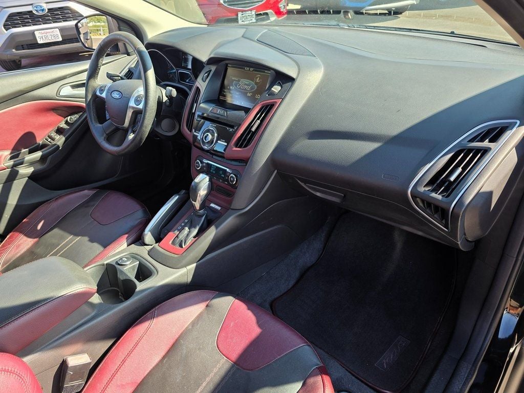 2012 Ford Focus 4dr Sedan Titanium - 22937410 - 7