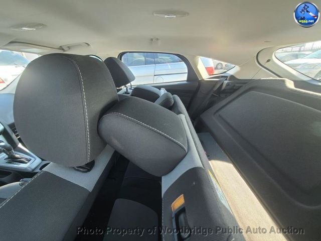 2012 Ford Focus 5dr Hatchback SE - 22933406 - 9