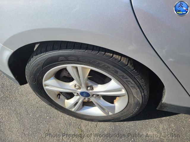 2012 Ford Focus 5dr Hatchback SE - 22933406 - 11