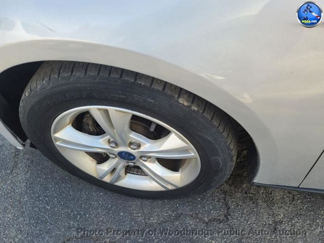 2012 Ford Focus 5dr Hatchback SE - 22933406 - 7