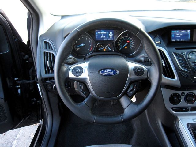 2012 Ford Focus 5dr Hatchback SE - 22761884 - 16