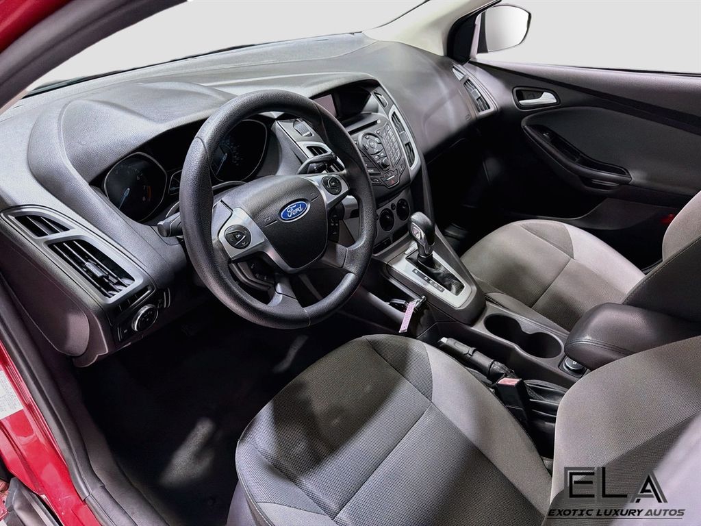 2012 Ford Focus 5dr Hatchback SE - 23047788 - 9
