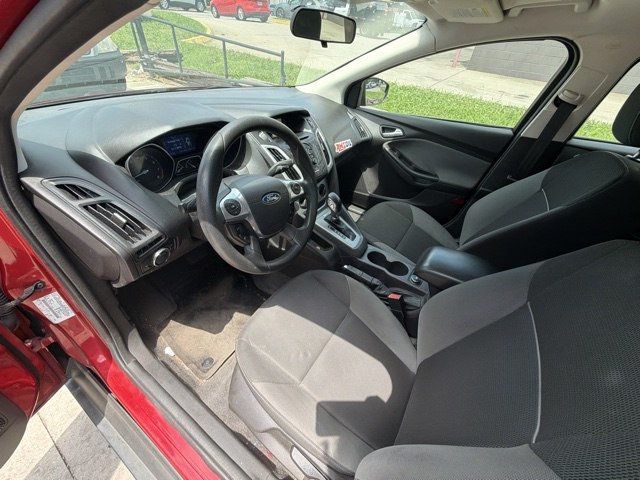 2012 Ford Focus 5dr Hatchback SE - 23047788 - 9
