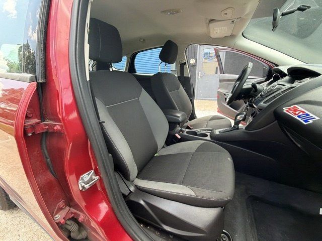 2012 Ford Focus 5dr Hatchback SE - 23047788 - 14