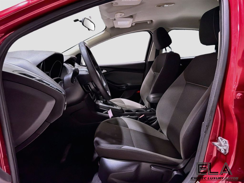 2012 Ford Focus 5dr Hatchback SE - 23047788 - 18