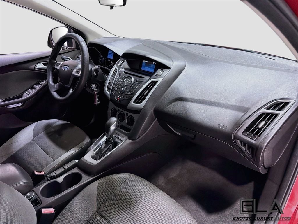 2012 Ford Focus 5dr Hatchback SE - 23047788 - 20