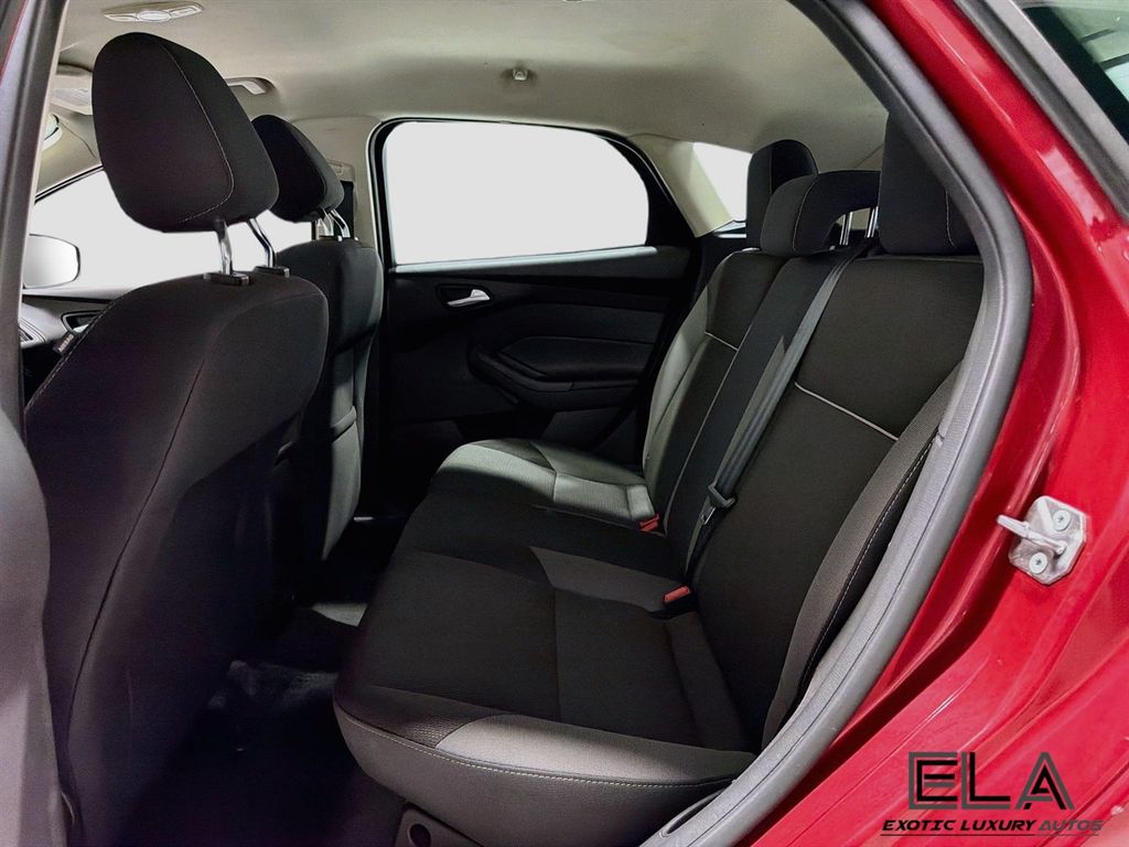 2012 Ford Focus 5dr Hatchback SE - 23047788 - 21