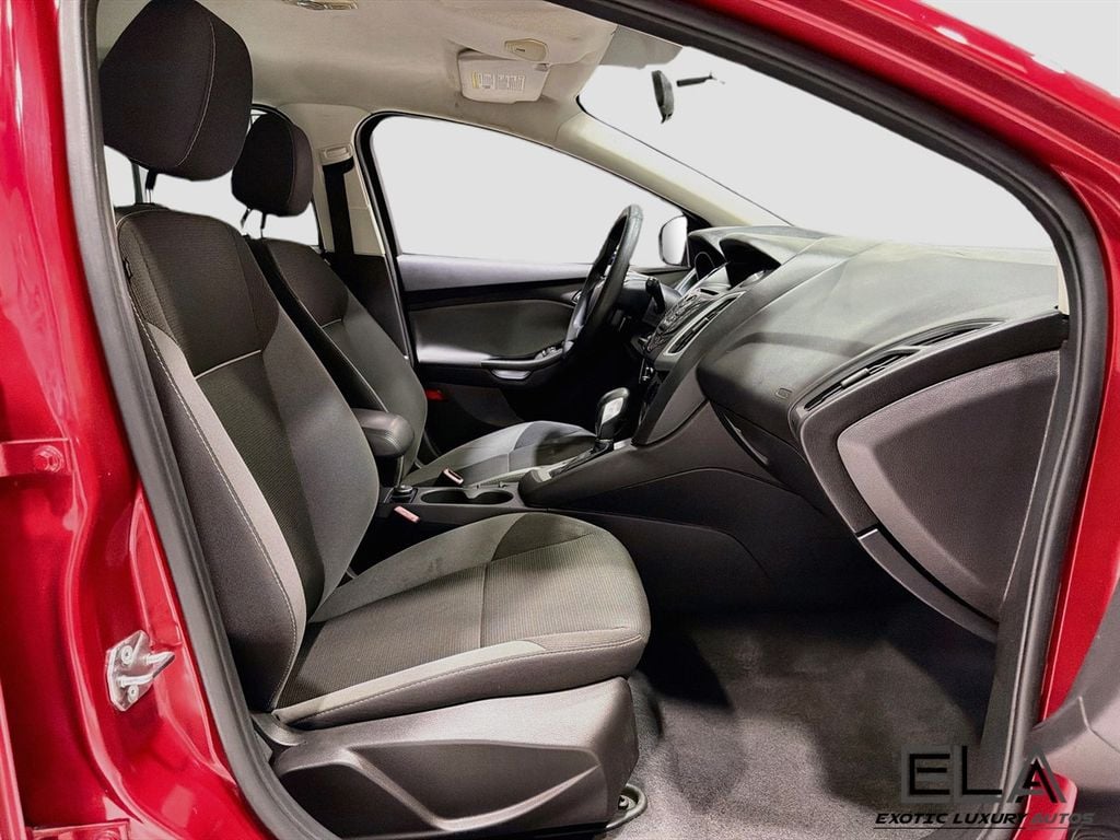 2012 Ford Focus 5dr Hatchback SE - 23047788 - 25
