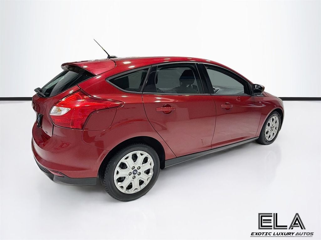 2012 Ford Focus 5dr Hatchback SE - 23047788 - 32