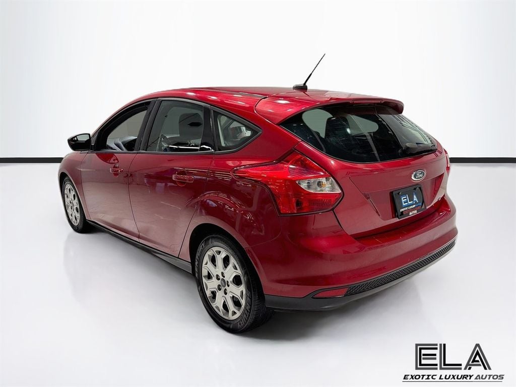 2012 Ford Focus 5dr Hatchback SE - 23047788 - 5