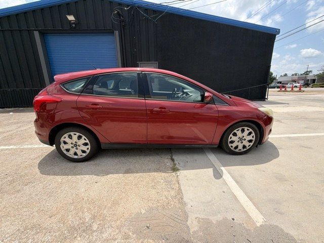 2012 Ford Focus 5dr Hatchback SE - 23047788 - 6