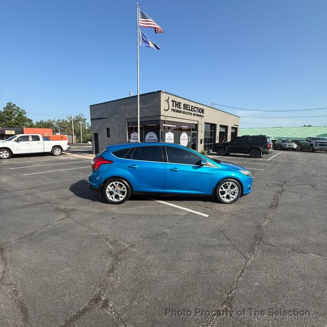 2012 Ford Focus FOCUS HATCHBACK TITANIUM W/ MOONROOF & TECH PACKAGE - 23058673 - 18