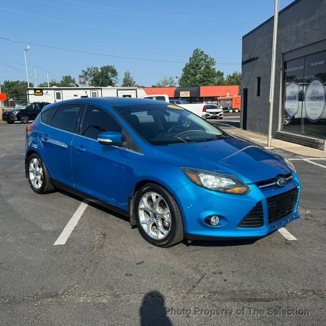 2012 Ford Focus FOCUS HATCHBACK TITANIUM W/ MOONROOF & TECH PACKAGE - 23058673 - 1