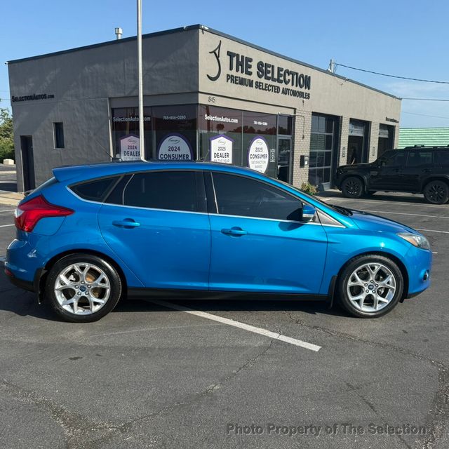 2012 Ford Focus FOCUS HATCHBACK TITANIUM W/ MOONROOF & TECH PACKAGE - 23058673 - 19