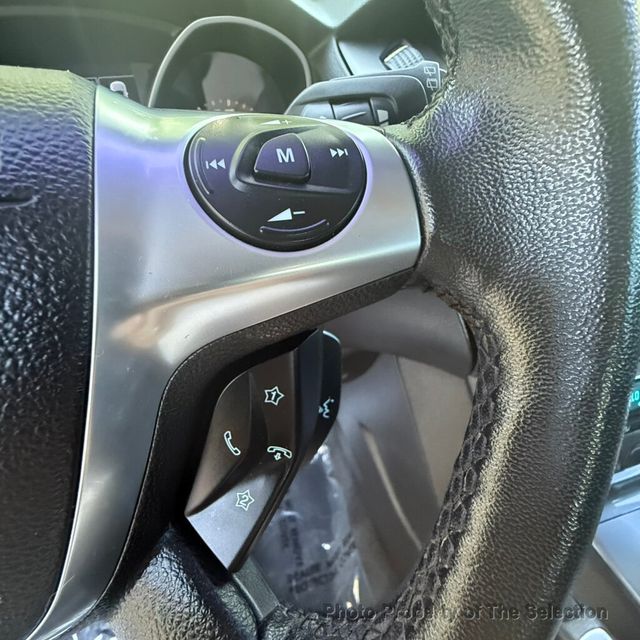 2012 Ford Focus FOCUS HATCHBACK TITANIUM W/ MOONROOF & TECH PACKAGE - 23058673 - 26
