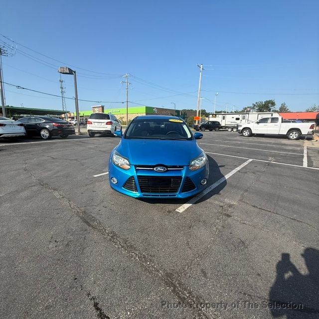 2012 Ford Focus FOCUS HATCHBACK TITANIUM W/ MOONROOF & TECH PACKAGE - 23058673 - 3
