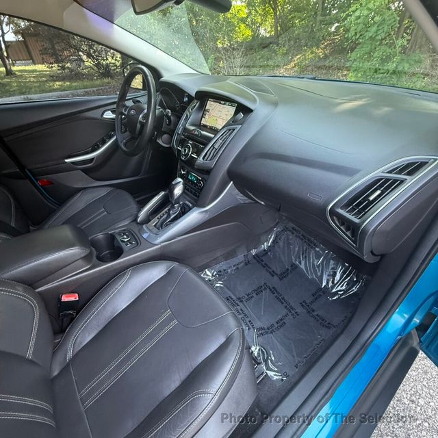 2012 Ford Focus FOCUS HATCHBACK TITANIUM W/ MOONROOF & TECH PACKAGE - 23058673 - 40