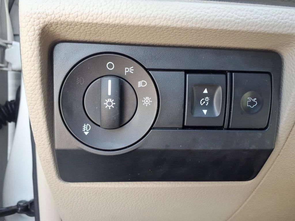 2012 Ford Fusion 4dr Sedan Hybrid FWD - 23025157 - 12
