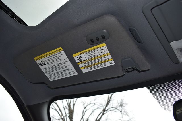 2012 Ford F-150 4WD SuperCrew 145" Lariat - 22992642 - 47