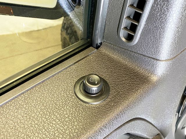 2012 Ford F-150 4WD SuperCrew 145" SVT Raptor - 22987091 - 23