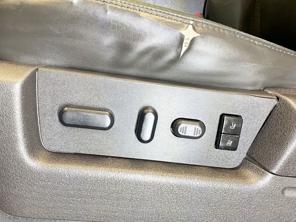 2012 Ford F-150 4WD SuperCrew 145" SVT Raptor - 22987091 - 26